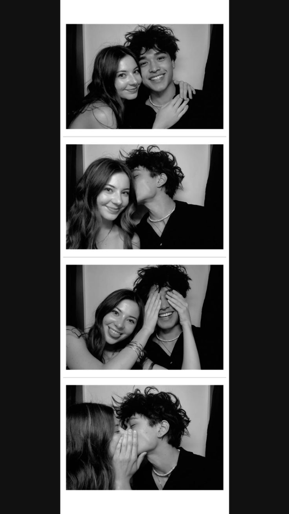 Full resolution couple photostrip